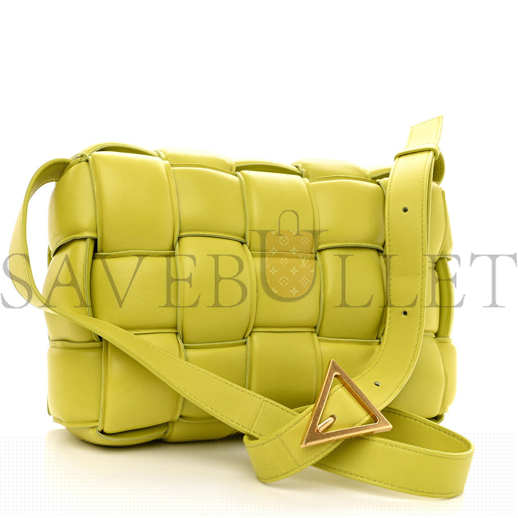 bo*te*ga Ve*ne*ta nappa maxi intreccio padded cassette crossbody bag kiwi (26*18*8cm)