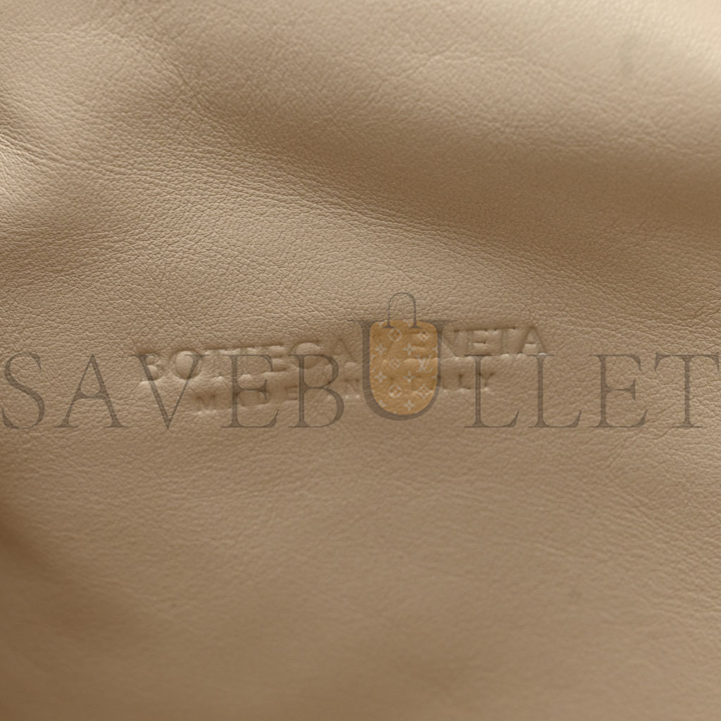 bo*te*ga Ve*ne*ta smooth butter calf the pouch oversized clutch mis (39*18*14cm)
