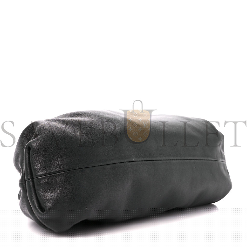 bo*te*ga Ve*ne*ta smooth butter calf teen pouch black (38*18*8)