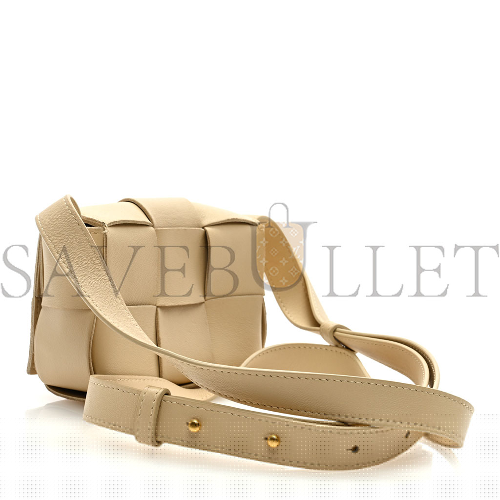 bo*te*ga Ve*ne*ta lambskin maxi intreccio candy cassette crossbody bag porridge gold (12*9*4cm)