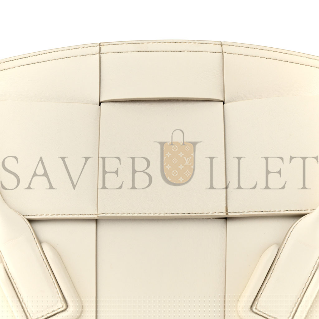 bo*te*ga Ve*ne*ta french calfskin maxi intrecciato small arco bianco  (22*20*8cm)