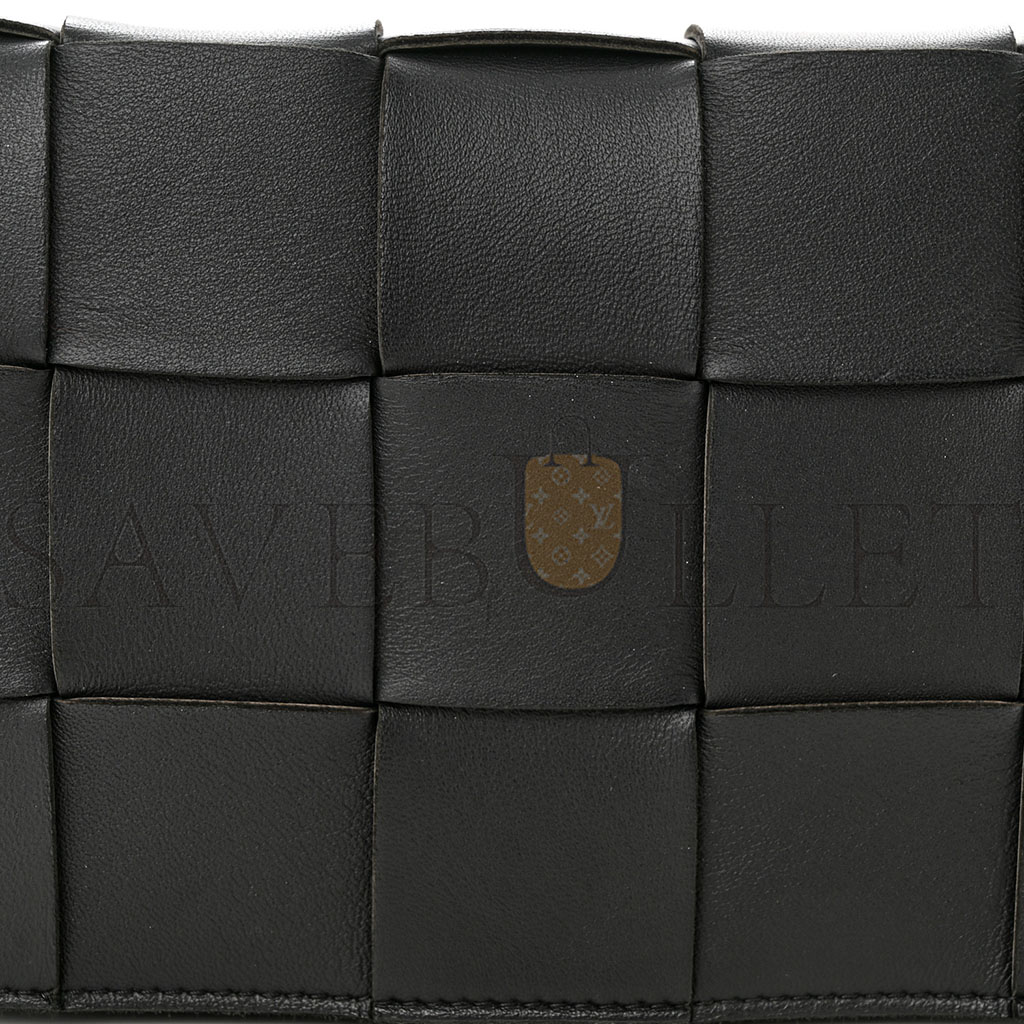 bo*te*ga Ve*ne*ta lambskin maxi intrecciato cassette crossbody bag black  (23*15*5.5cm)