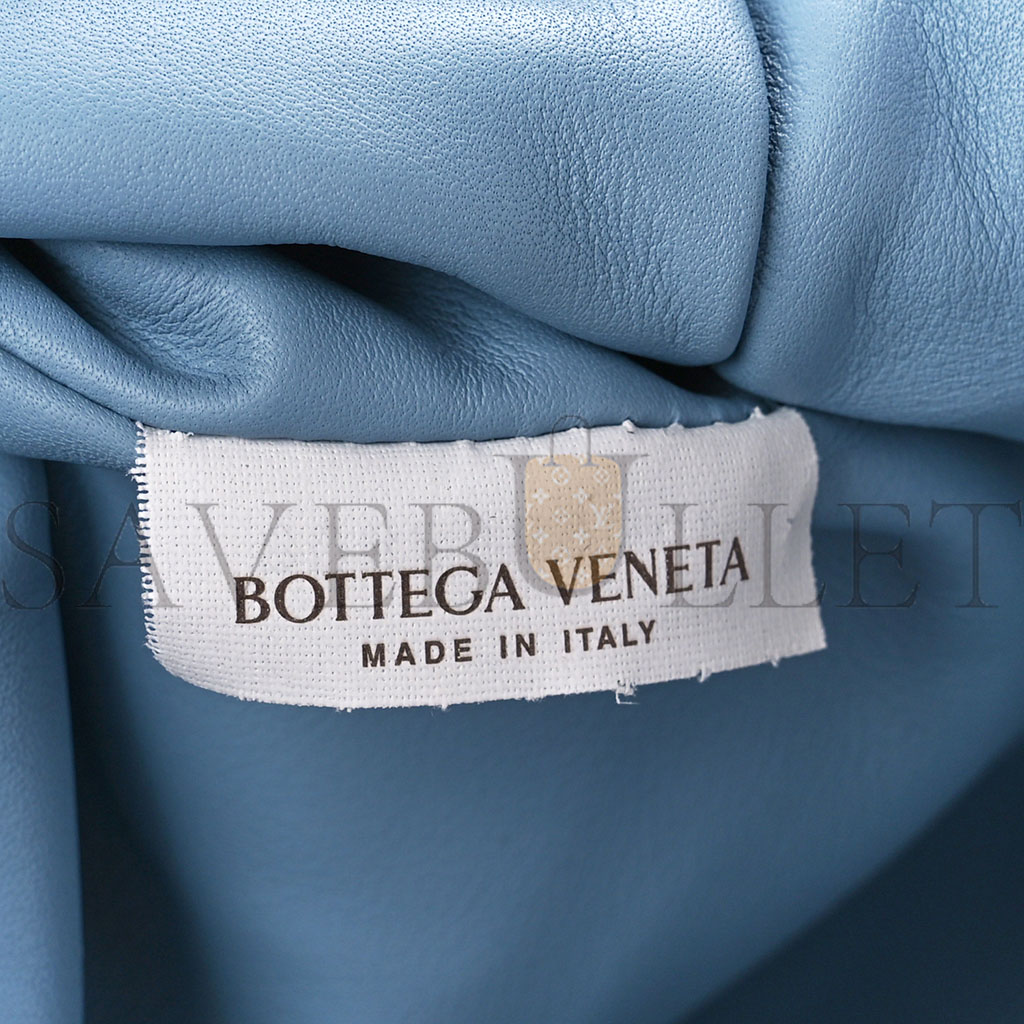 bo*te*ga Ve*ne*ta smooth butter calf the pouch oversized clutch ice  (38*19*9cm)