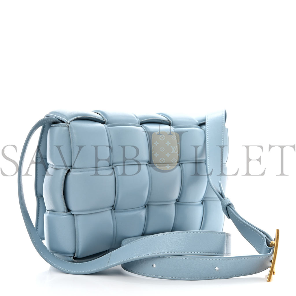 bo*te*ga Ve*ne*ta nappa maxi intreccio padded cassette crossbody bag ice  (26*18*8cm)