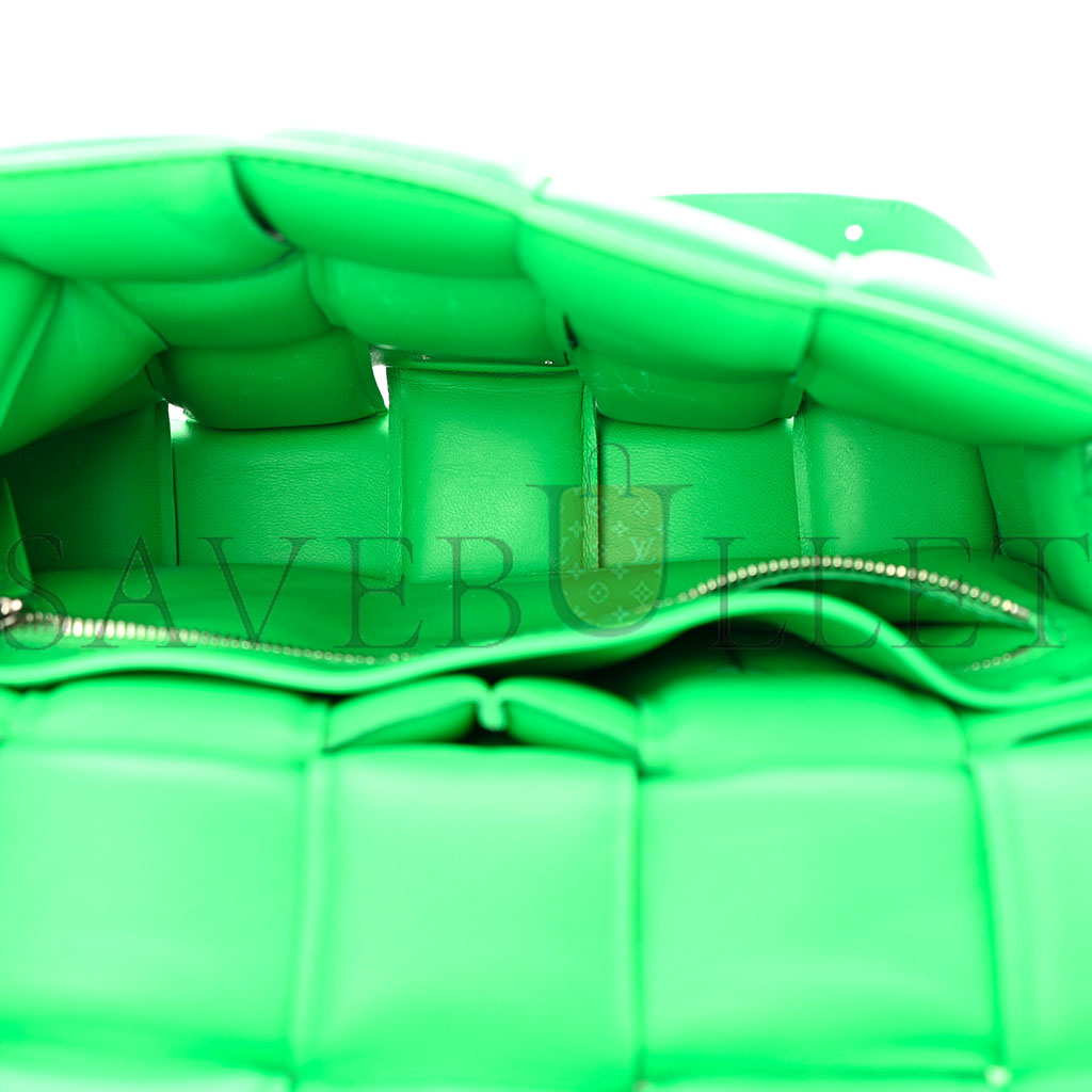 bo*te*ga Ve*ne*ta nappa maxi intreccio padded cassette crossbody bag parakeet  (26*18*8cm)
