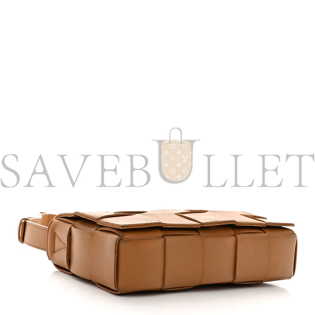 bo*te*ga Ve*ne*ta nappa maxi intreccio cassette bag almond  (23*15*5.5cm)
