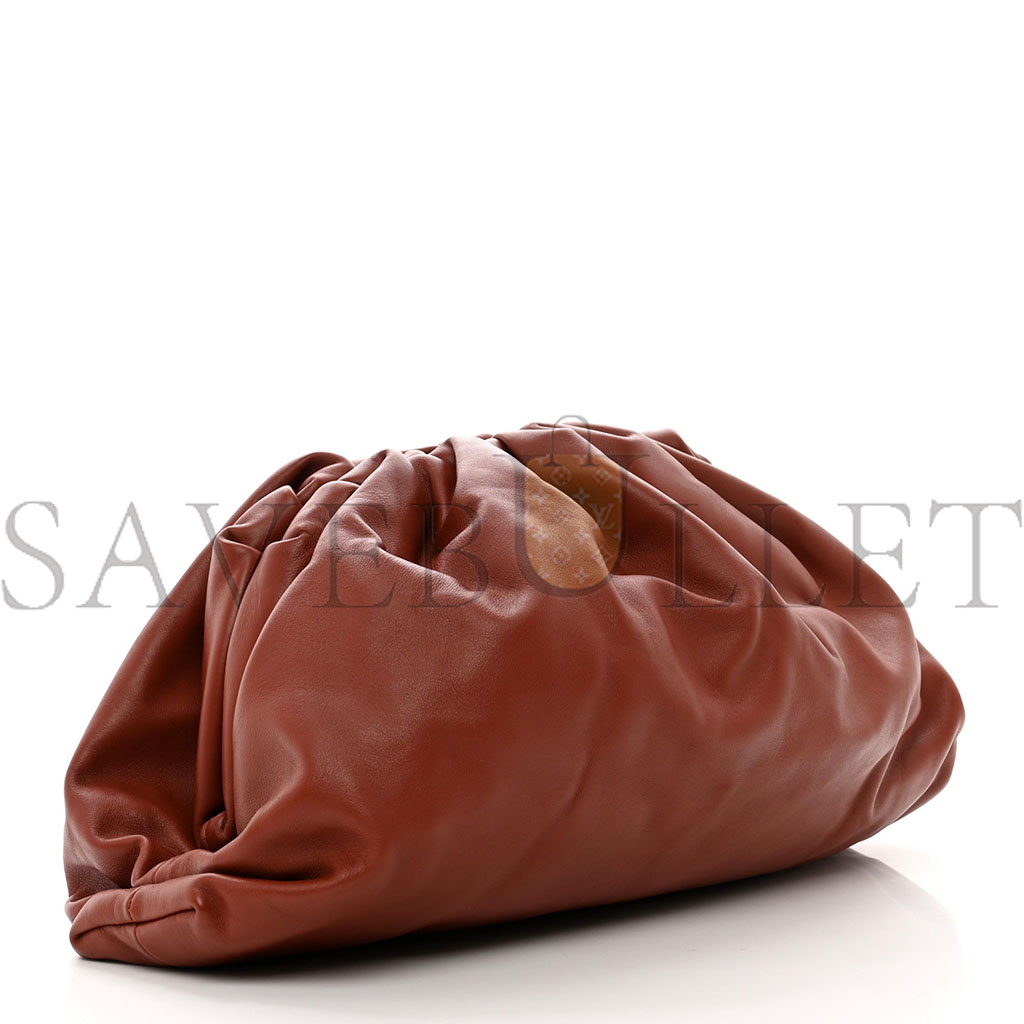 bo*te*ga Ve*ne*ta smooth butter calf the pouch oversized clutch rust  (38*17*8cm)
