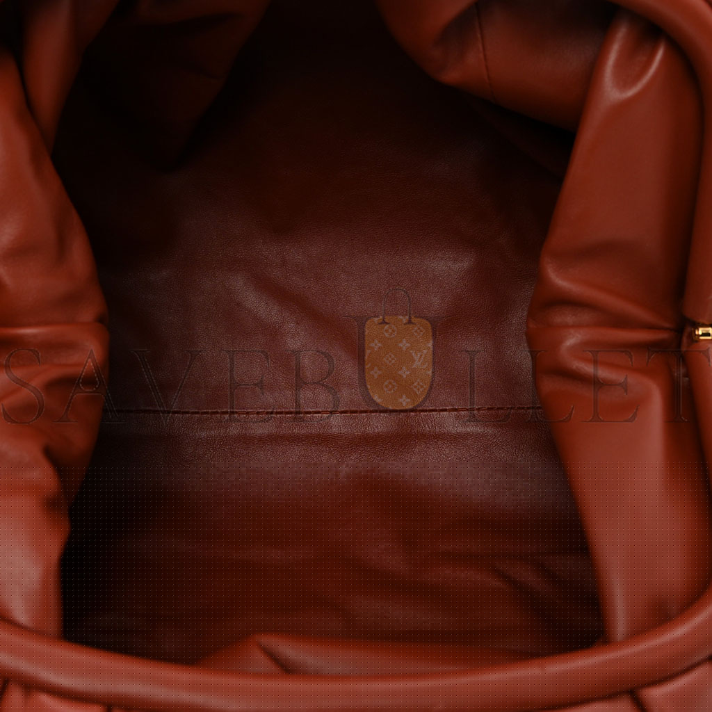 bo*te*ga Ve*ne*ta smooth butter calf the pouch oversized clutch rust  (38*17*8cm)
