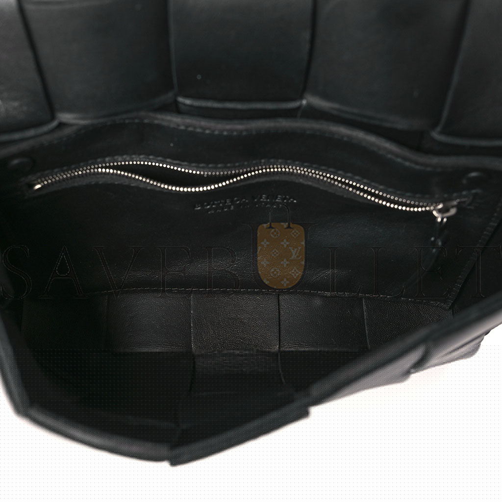 bo*te*ga Ve*ne*ta lambskin maxi intrecciato cassette crossbody bag black  (19*12*4cm)