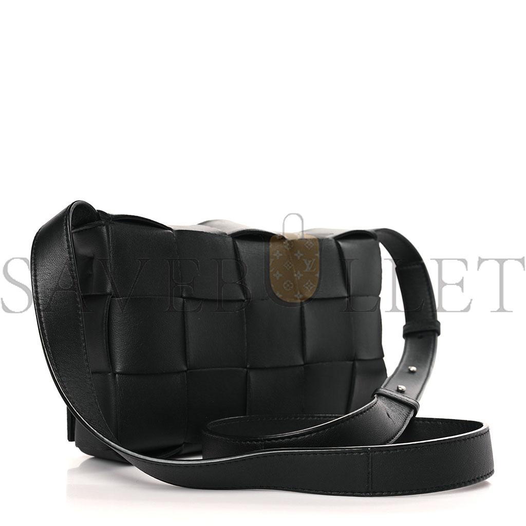 bo*te*ga Ve*ne*ta lambskin maxi intrecciato cassette crossbody bag black  (19*12*4cm)