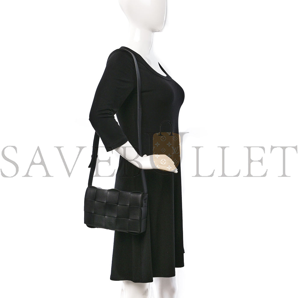 bo*te*ga Ve*ne*ta lambskin maxi intrecciato cassette crossbody bag black  (19*12*4cm)