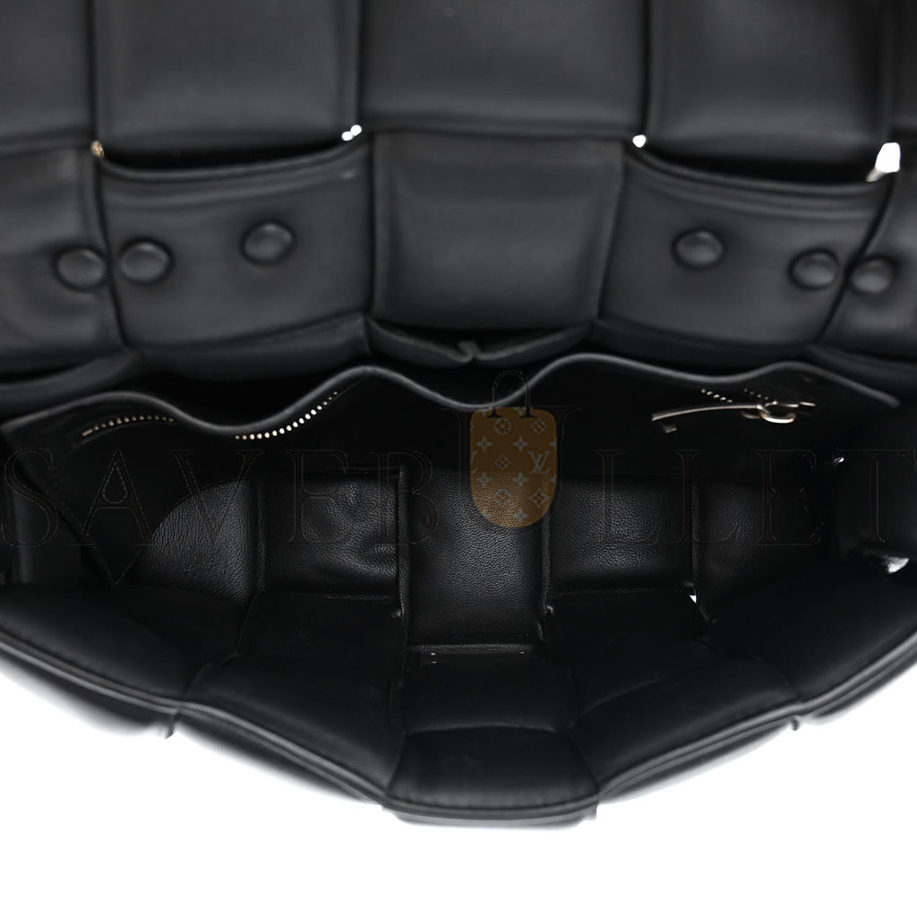 bo*te*ga Ve*ne*ta lambskin maxi intreccio padded chain cassette crossbody bag black  (27*19*7cm)