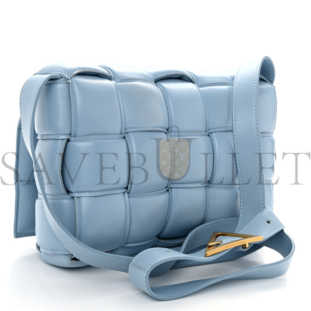 bo*te*ga Ve*ne*ta nappa maxi intreccio padded cassette crossbody bag ice  (26*18*8cm)