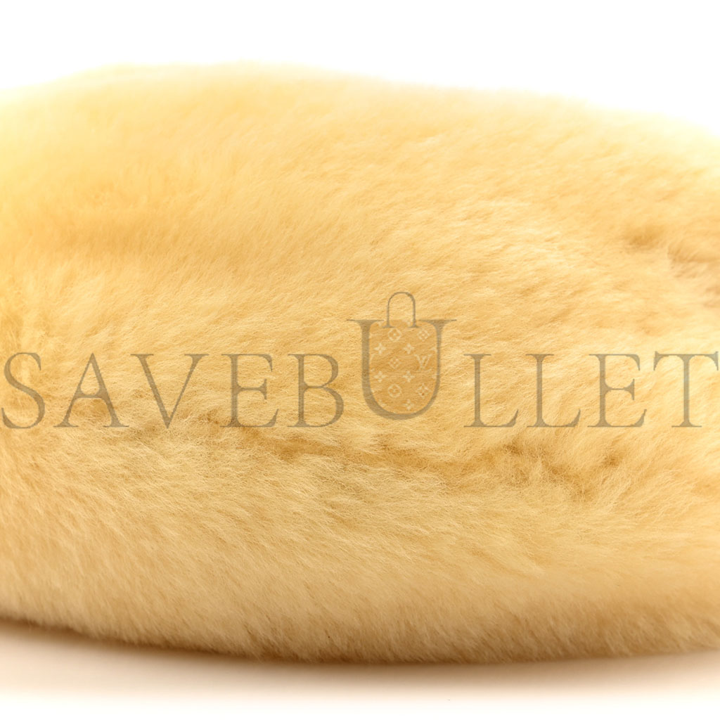 bo*te*ga Ve*ne*ta shearling lambskin mini jodie teddy  (23*16cm)