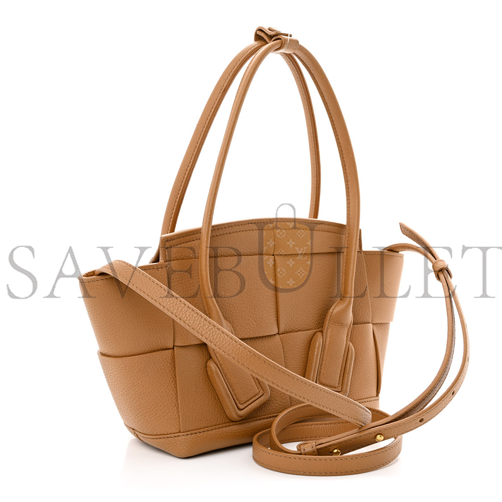 bo*te*ga Ve*ne*ta grained calfskin maxi intrecciato mini arco caramel  (18*16*9cm)