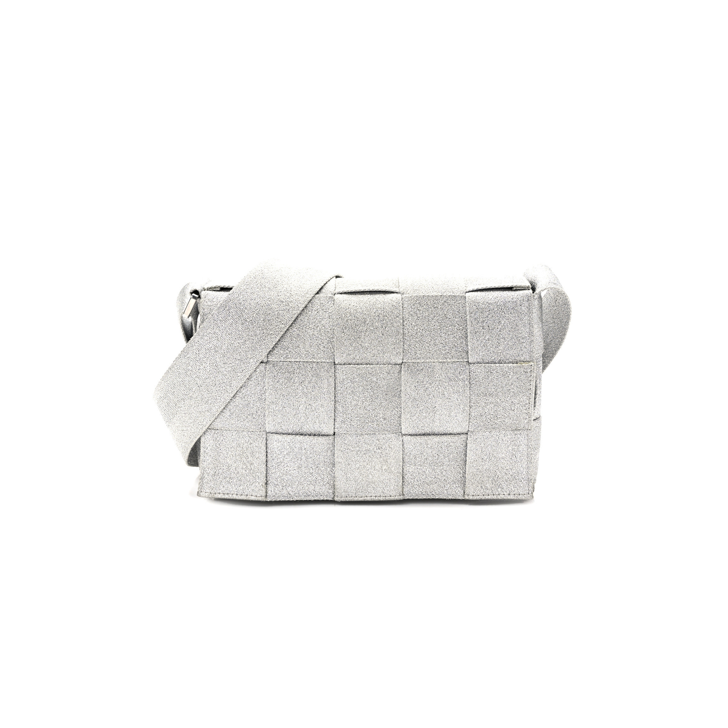 bo*te*ga Ve*ne*ta webbing maxi intrecciato cassette bag silver (23*15*5.5cm)