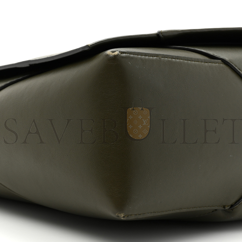 bo*te*ga Ve*ne*ta lambskin maxi intrecciato messenger bag  (23*15*6cm)
