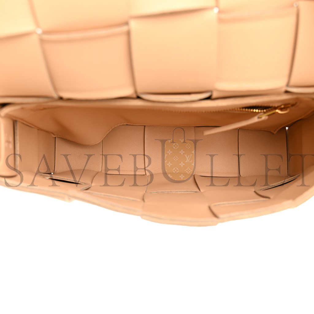 bo*te*ga Ve*ne*ta lambskin maxi intrecciato cassette crossbody bag porridge  (23*15*5.5cm)
