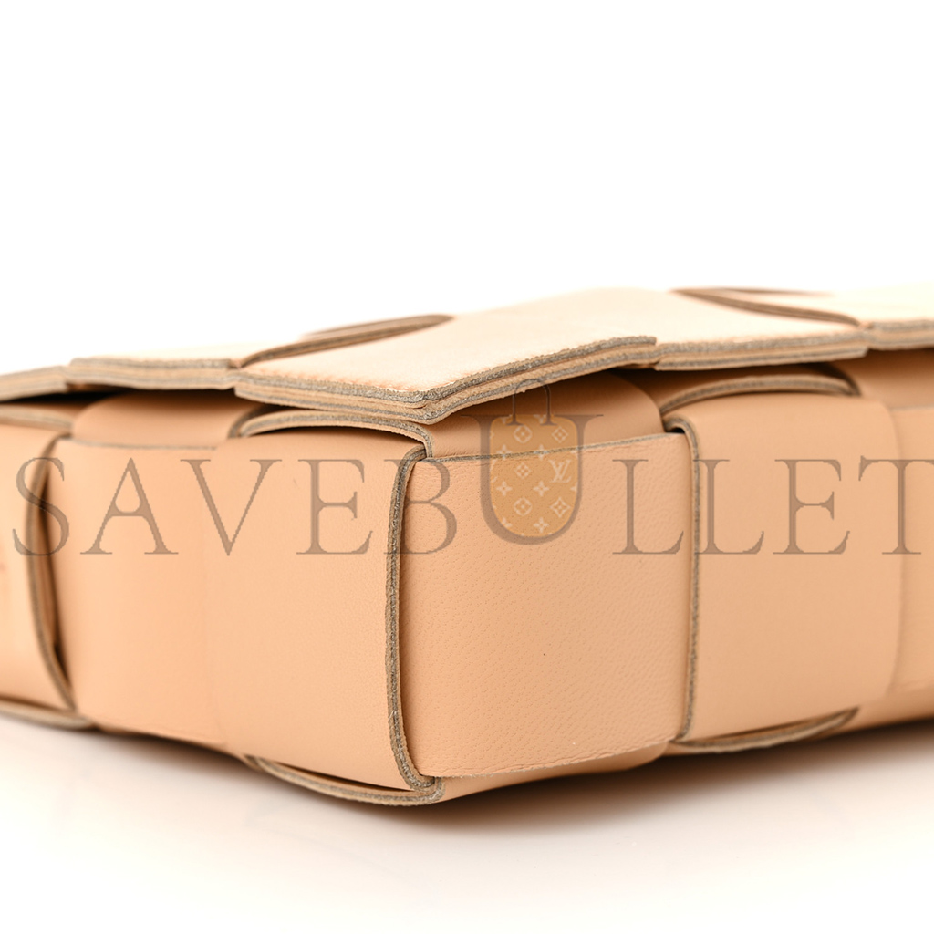 bo*te*ga Ve*ne*ta lambskin maxi intrecciato cassette crossbody bag porridge  (23*15*5.5cm)
