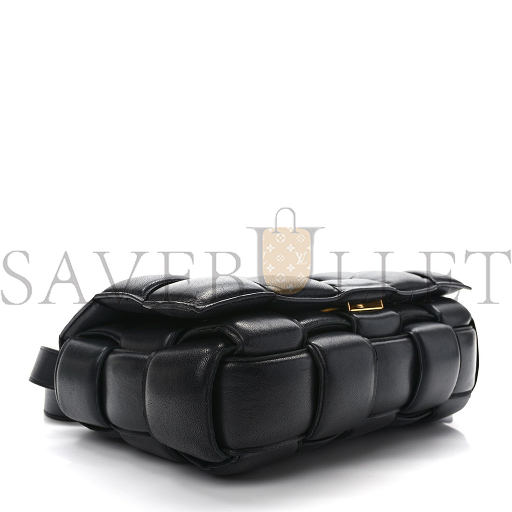bo*te*ga Ve*ne*ta nappa maxi intrecciato padded cassette crossbody bag black  (26*18*8cm)