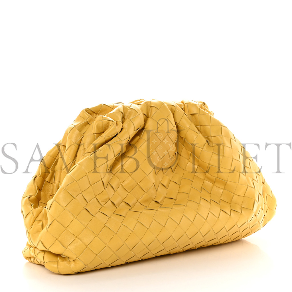 bo*te*ga Ve*ne*ta nappa maxi intrecciato the pouch oversized clutch corn  (38*21*8cm)