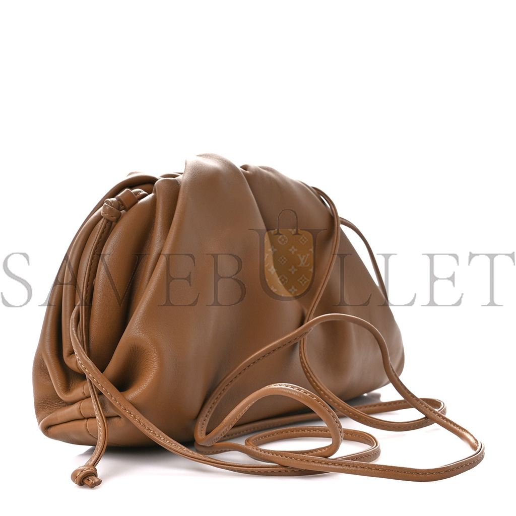 bo*te*ga Ve*ne*ta butter calfskin the mini pouch camel  (20*13*6cm)