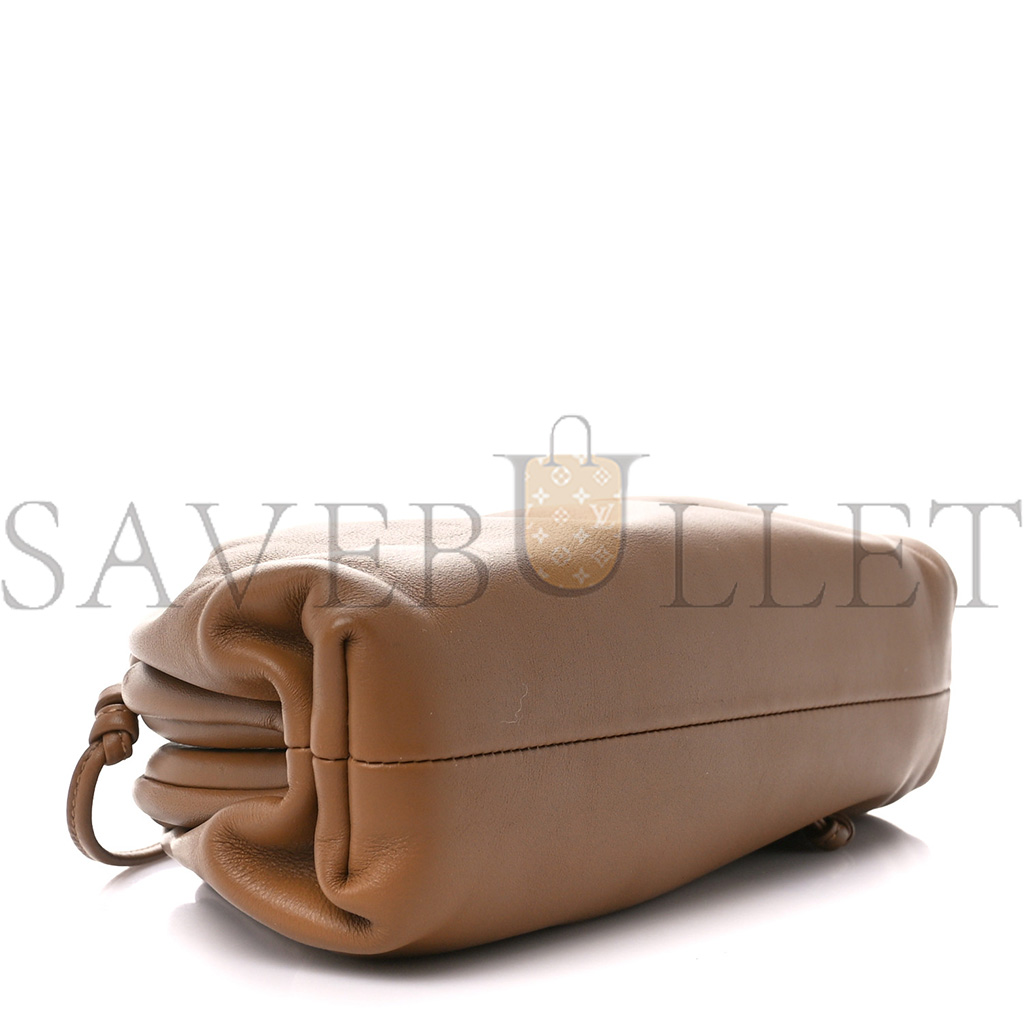 bo*te*ga Ve*ne*ta butter calfskin the mini pouch camel  (20*13*6cm)