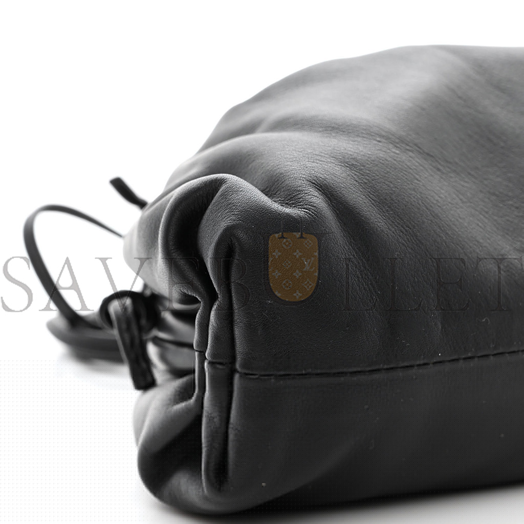bo*te*ga Ve*ne*ta butter calfskin the mini pouch black  (22*12*5cm)