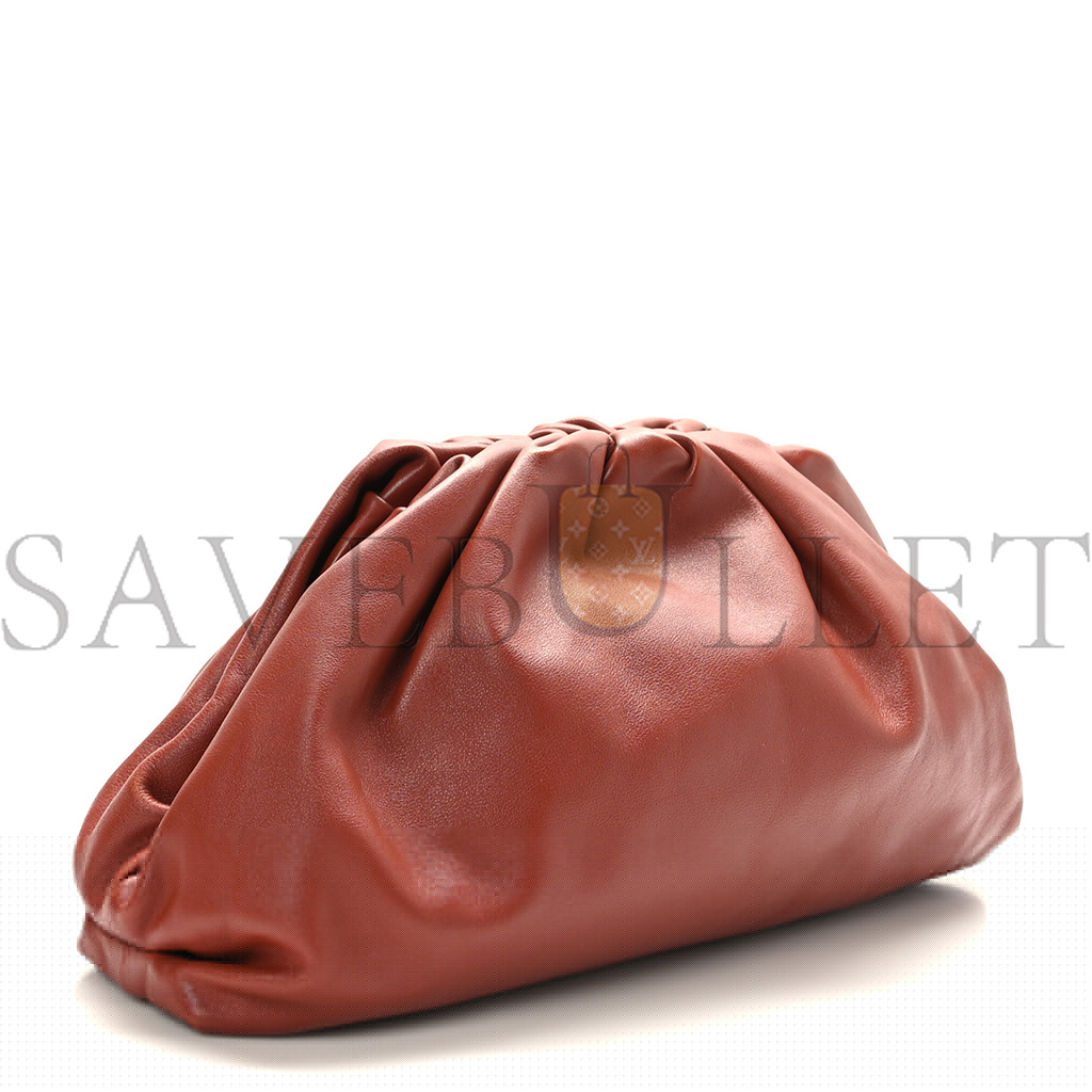 bo*te*ga Ve*ne*ta smooth butter calf the pouch oversized clutch rust  (38*18*9cm)