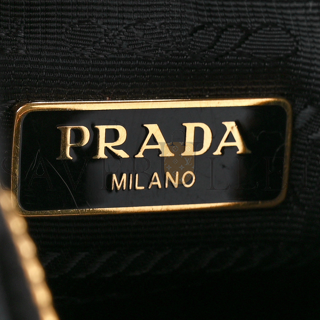 Pra*a saffiano lux re-edition 2005 shoulder bag black  (22*17*6cm)