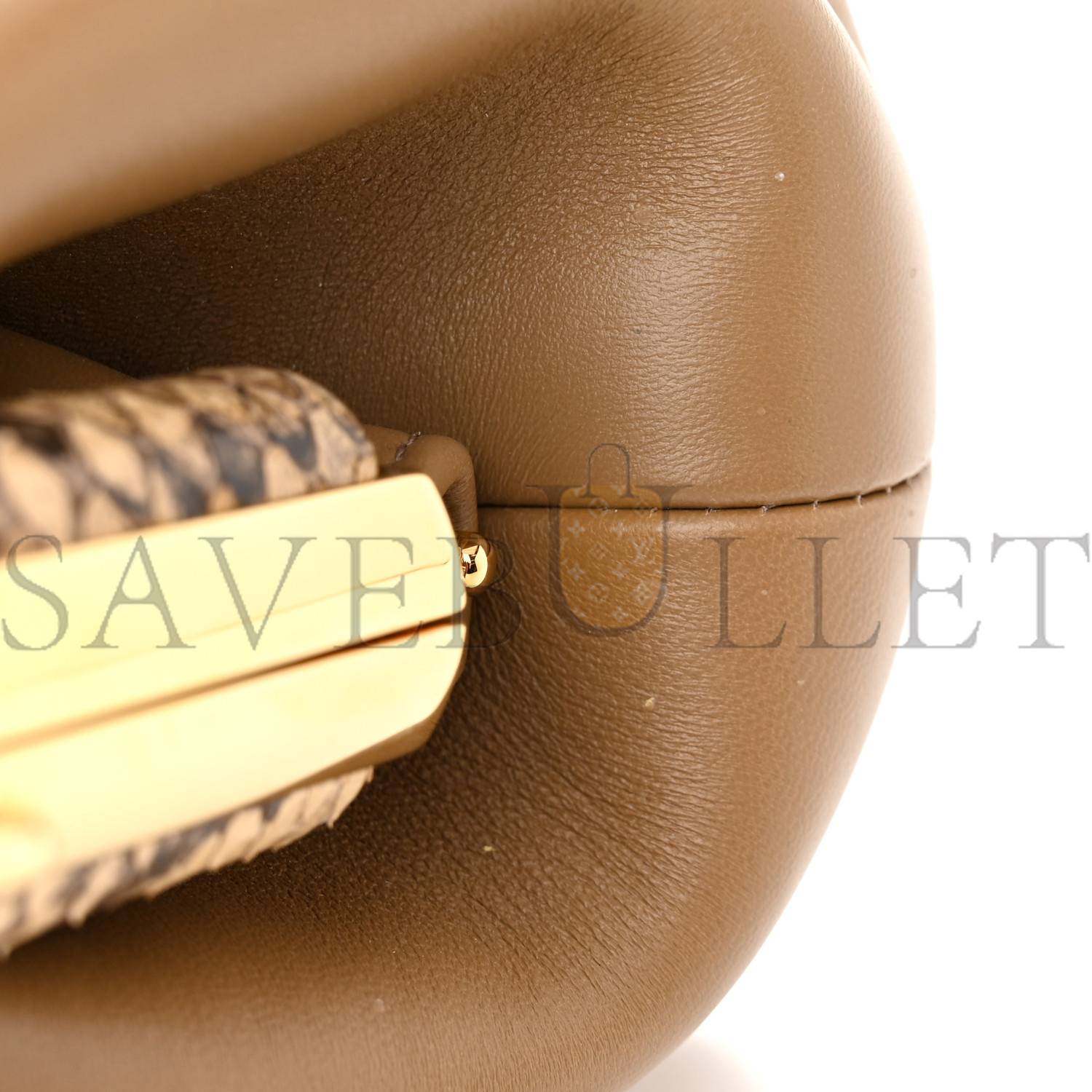 F**di shiny nappa snakeskin small F**di first sand make up (26*18*9.5cm)