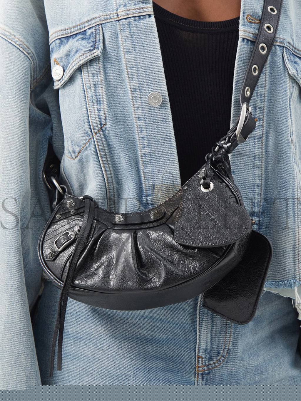Ba*len*cia*ga black cagole xs leather shoulder bag  matchesfashion us (24*13.5*5.4cm)