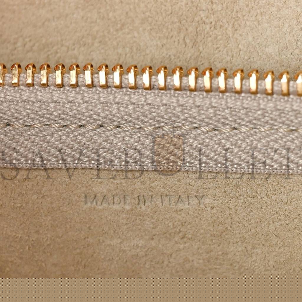 Ce**e grained calfskin pico belt bag light taupe (15*15*9cm)