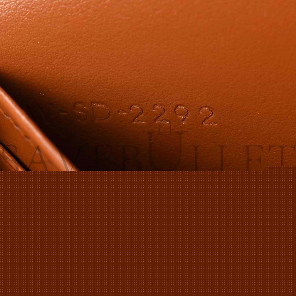 Ce**e triomphe canvas lambskin wallet on strap tan (20*13*6cm)