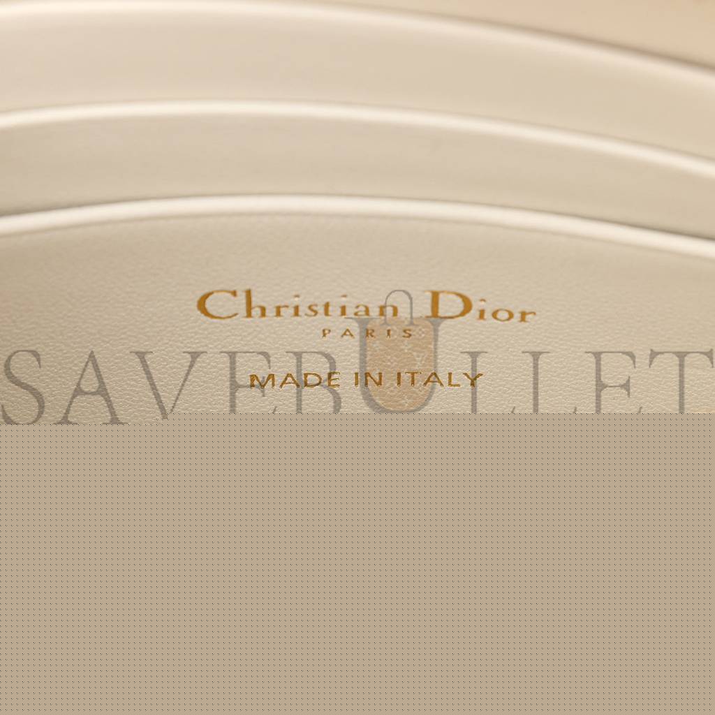 D*or supple calfskin cannage caro pouch with chain latte (18*10*6.4cm)