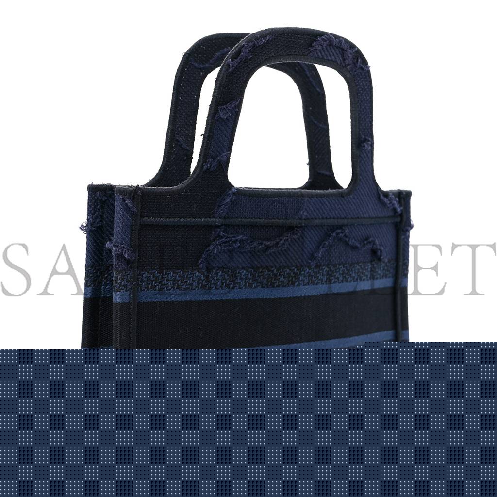 D*or canvas embroidered camouflage mini book tote blue (23*15*5.7cm)