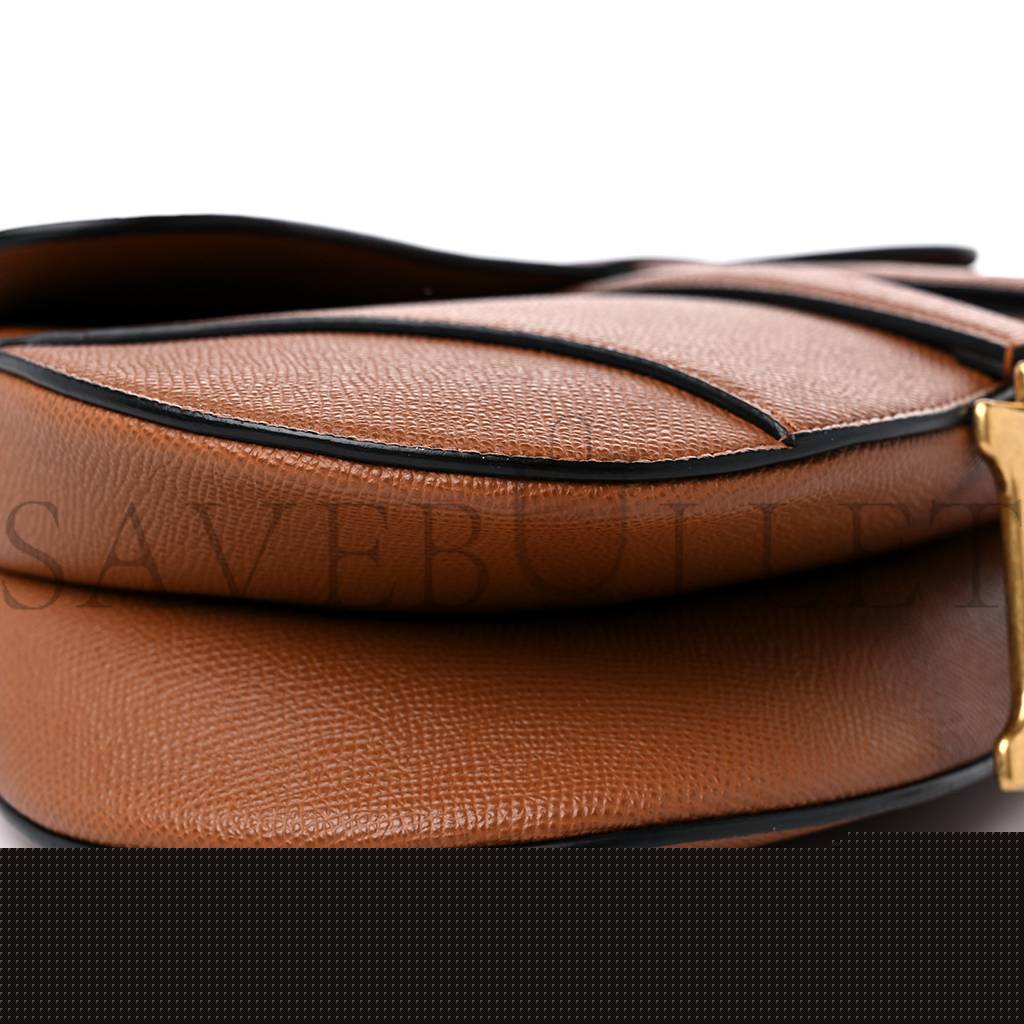 D*or grained calfskin saddle bag camello (24*20*6.4cm)