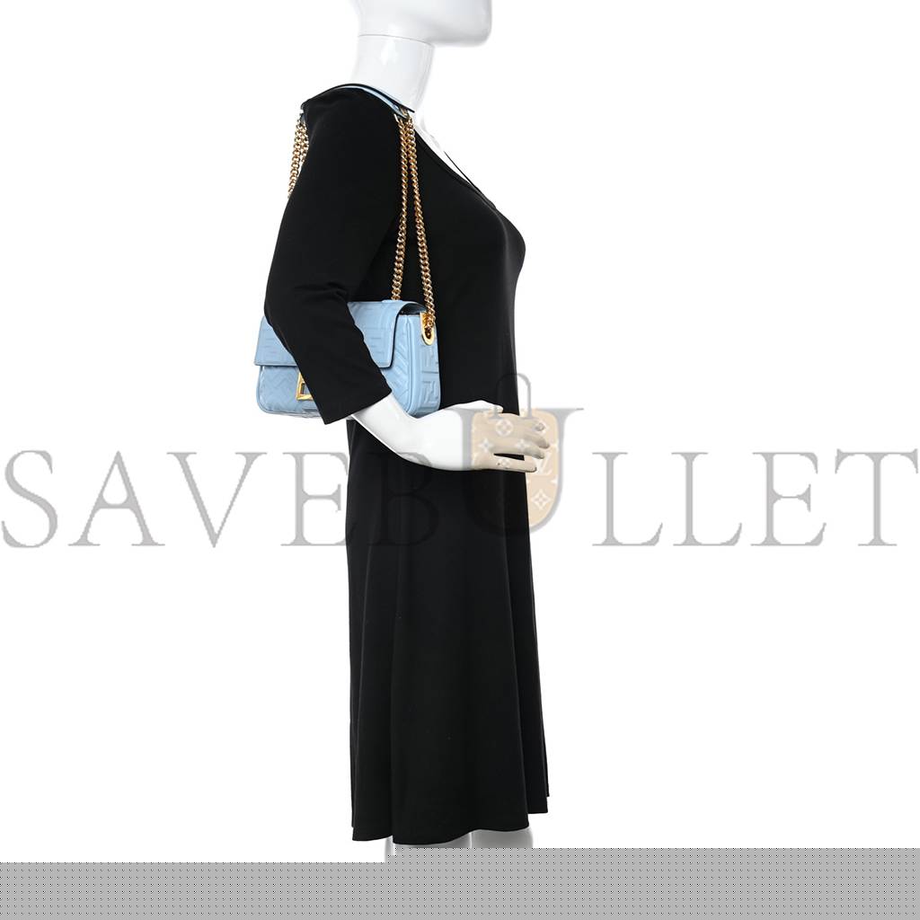 F**di nappa small ff embossed midi chain baguette azzurro baby (32*26*10cm)