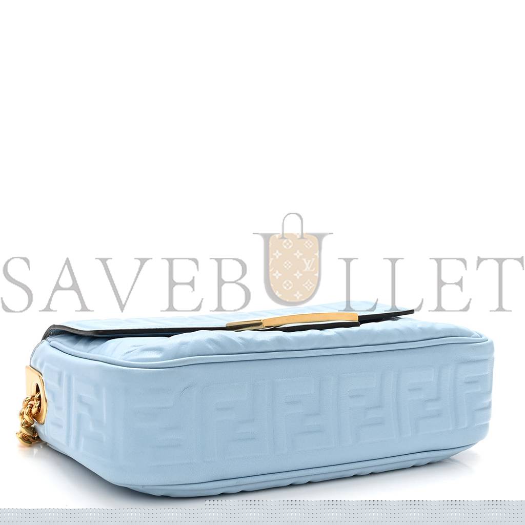 F**di nappa small ff embossed midi chain baguette azzurro baby (32*26*10cm)